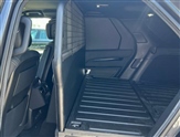 Land Rover Discovery Image 4