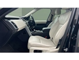 Land Rover Discovery Image 3