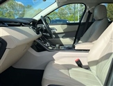 Land Rover Range Rover Velar Image 3