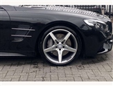 Mercedes-Benz SL Class Image 4