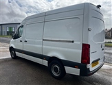 Mercedes-Benz Sprinter Image 4