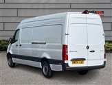 Mercedes-Benz Sprinter Image 2