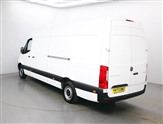 Mercedes-Benz Sprinter Image 5