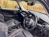 Mini Hatch Image 2