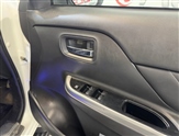 Mitsubishi L200 Image 6