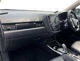 Mitsubishi Outlander Image 2