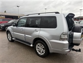 Mitsubishi Shogun Image 4