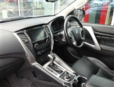 Mitsubishi Shogun Image 2