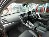 Mitsubishi Shogun Image 4