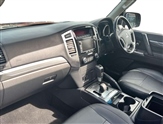 Mitsubishi Shogun Image 2