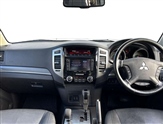 Mitsubishi Shogun Image 5