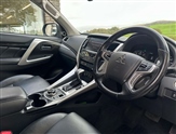 Mitsubishi Shogun Image 4