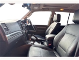Mitsubishi Shogun Image 2