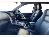 Mitsubishi Shogun Image 2