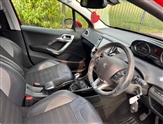 Peugeot 2008 Image 2