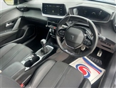 Peugeot 208 Image 6