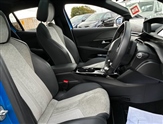 Peugeot 208 Image 3