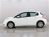 Peugeot 208 Image 6