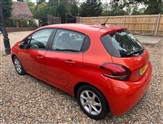 Peugeot 208 Image 3