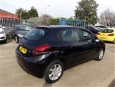 Peugeot 208 Image 6