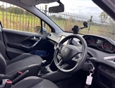 Peugeot 208 Image 2