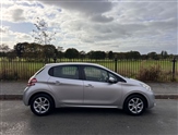 Peugeot 208 Image 5