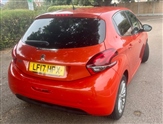 Peugeot 208 Image 6