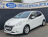 Peugeot 208 Image 3