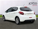 Peugeot 208 Image 3