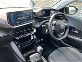 Peugeot 208 Image 5