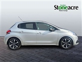 Peugeot 208 Image 2