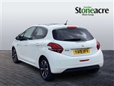 Peugeot 208 Image 4