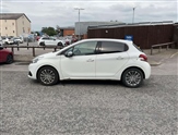 Peugeot 208 Image 5
