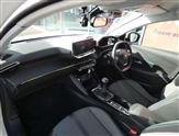 Peugeot 208 Image 4