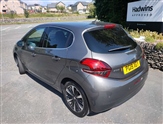 Peugeot 208 Image 2