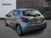 Peugeot 208 Image 2