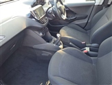 Peugeot 208 Image 6
