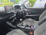 Peugeot 208 Image 2