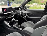 Peugeot 208 Image 2