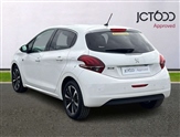 Peugeot 208 Image 3