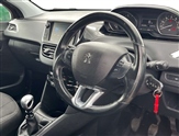 Peugeot 208 Image 6