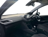 Peugeot 208 Image 2