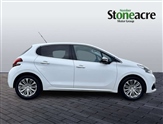 Peugeot 208 Image 2