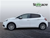 Peugeot 208 Image 6