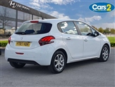 Peugeot 208 Image 3