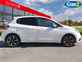 Peugeot 208 Image 2