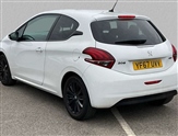 Peugeot 208 Image 5