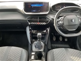Peugeot 208 Image 4