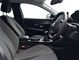 Peugeot 208 Image 6