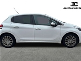 Peugeot 208 Image 3